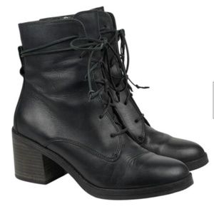UGG® Oriana Womens Black Leather Lace Up Boots - Size 6.5